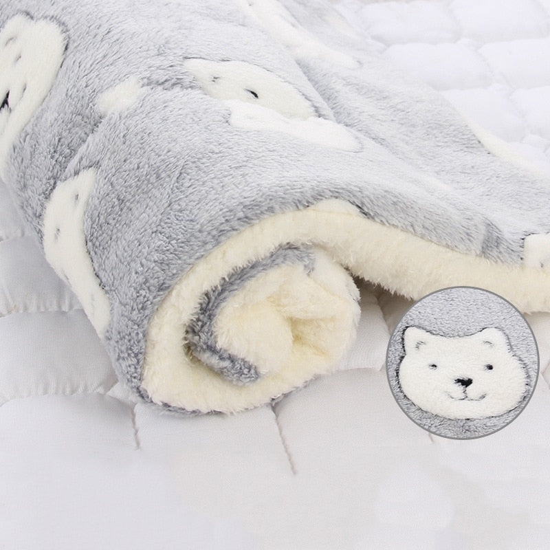 Thickened Pet Sleeping Mat - Soft and Washable Dog Bed with Flannel Mattress and Warm Fur Blanket - Ideal for Your Furry Friend's Comfort - Pet Supplies