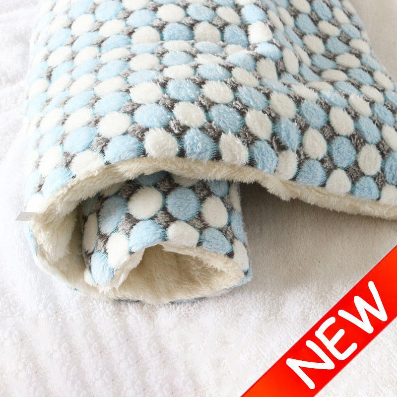 Thickened Pet Sleeping Mat - Soft and Washable Dog Bed with Flannel Mattress and Warm Fur Blanket - Ideal for Your Furry Friend's Comfort - Pet Supplies