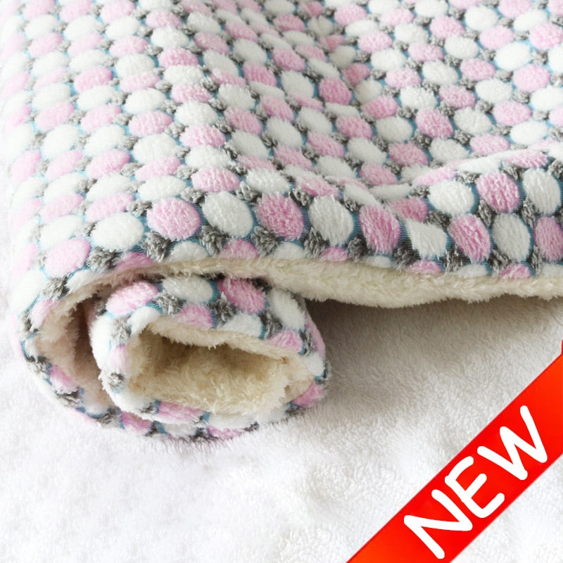 Thickened Pet Sleeping Mat - Soft and Washable Dog Bed with Flannel Mattress and Warm Fur Blanket - Ideal for Your Furry Friend's Comfort - Pet Supplies