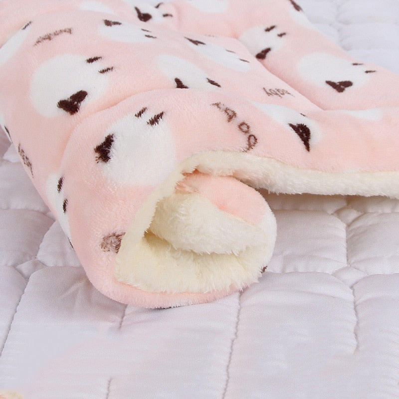 Thickened Pet Sleeping Mat - Soft and Washable Dog Bed with Flannel Mattress and Warm Fur Blanket - Ideal for Your Furry Friend's Comfort - Pet Supplies